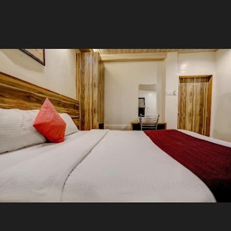 Hotel Green Park ムンバイ エクステリア 写真