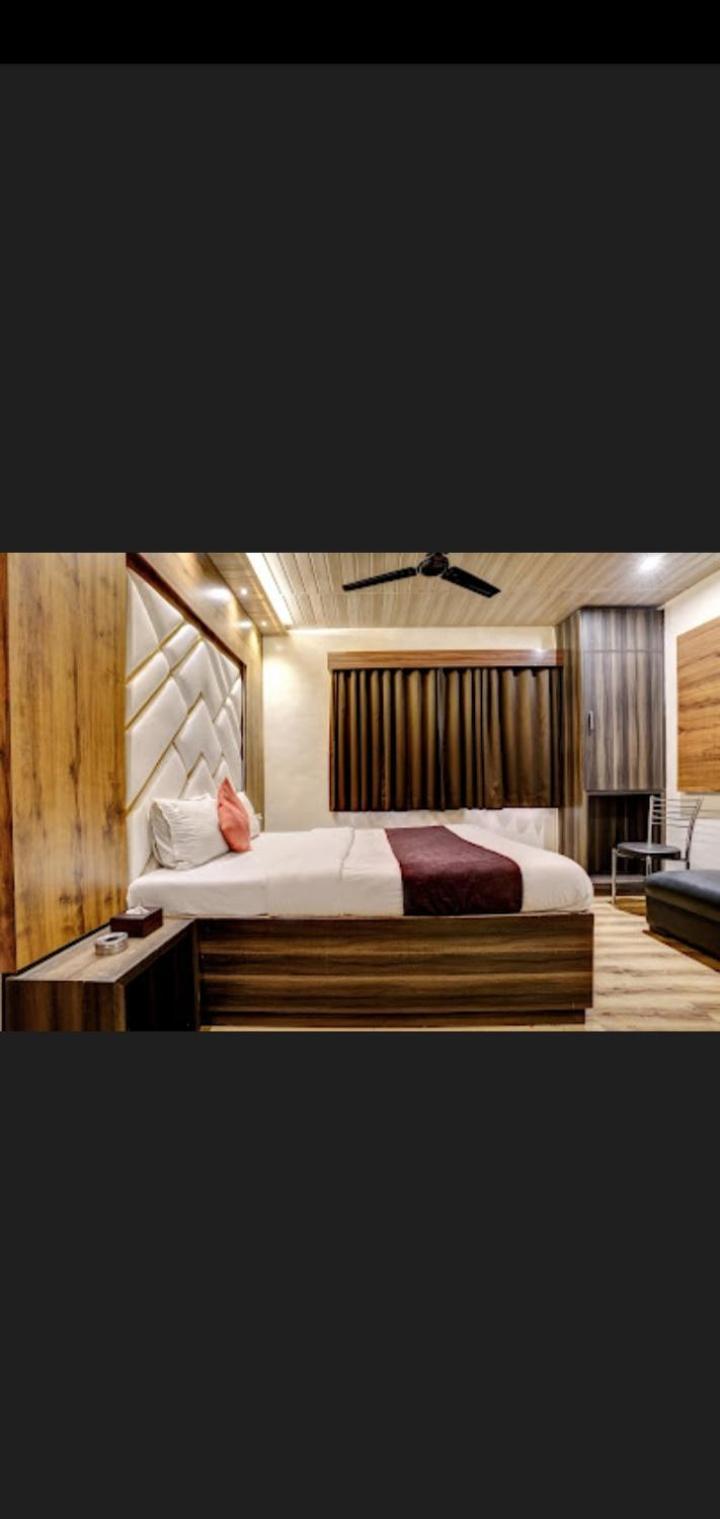Hotel Green Park ムンバイ エクステリア 写真