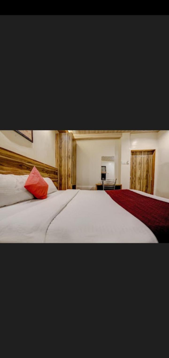Hotel Green Park ムンバイ エクステリア 写真